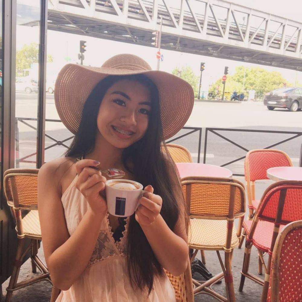 Meet your Posher, Ariana